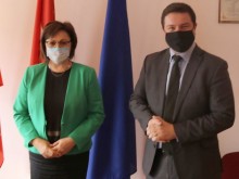 Корнелия Нинова се срещна с посланика на Великобритания