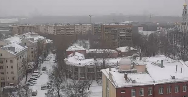Лютата зима в Москва се оказа изпитание за служителите в