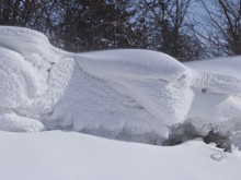 Откриха замръзнала в преспа жена, мъртва е