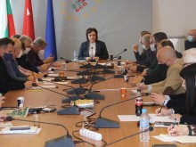 Нинова към водачите на листи на БСП: Очаквам от вас работа и отдаденост с грижа за хората