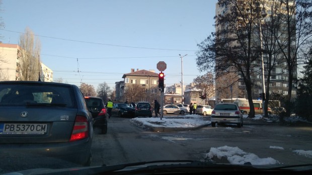 Задръстване в "Южен" заради катастрофа