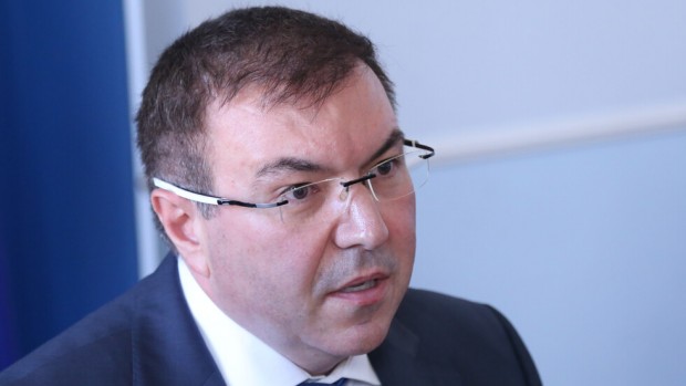 Министър Ангелов: Ваксините са сигурни и ще гарантират нормалния ни живот