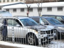 Автомобил се запали на оживено кръстовище