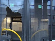 Задържаха мъжа, който прояви жестока агресия в градски автобус
