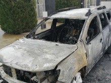 Край Пловдив опожариха два луксозни автомобила