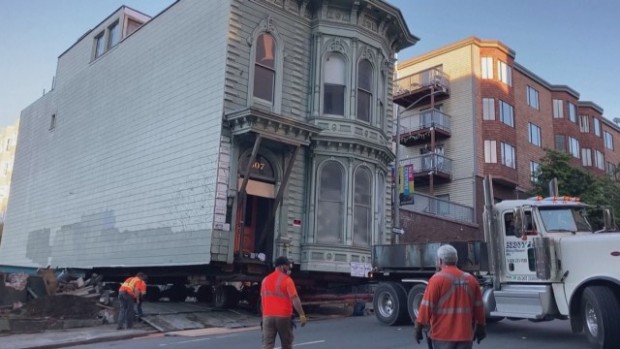 139-годишна къща в Сан Франциско получи чисто нов адрес с