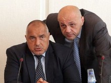 Дончев: Ние с премиера се ваксинирахме по естествен път