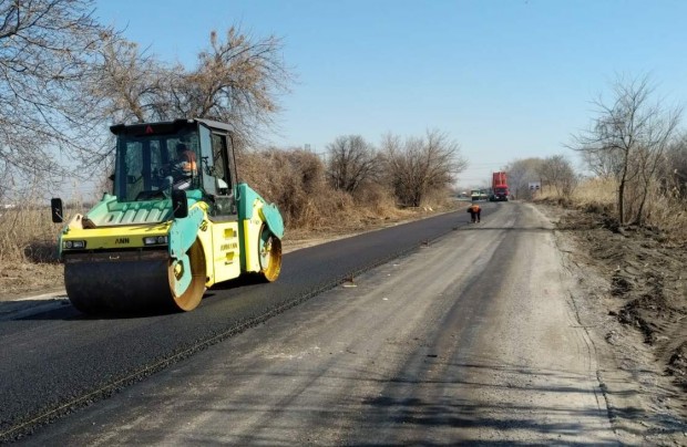 Усилен труд кипи на Околовръстното на Пловдив