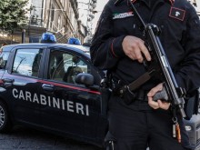 Италианската мафия увеличава влиянието си, помагайки на закъсалите в кризата