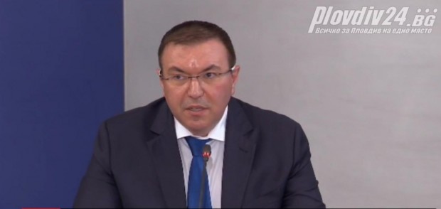 Ангелов се разгневи: Уважаеми "АстраЗенека", нямаме нужда от учтивости, а от ваксини