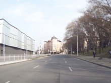 Показваме ви и видео от момента на гаменската постъпка в центъра на Пловдив