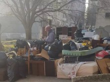 Варненци с благороден жест към жена, изхвърлена на улицата с багажа си