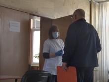 Ваксинират членовете на СИК в Пловдив