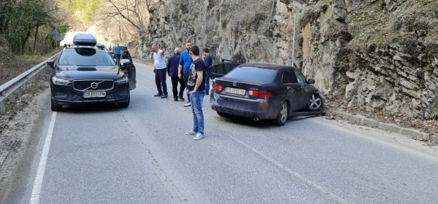 Поп катастрофира, Зико и шефът на полицията се оказаха в задната кола