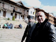 Бойко Борисов посети няколко манастира