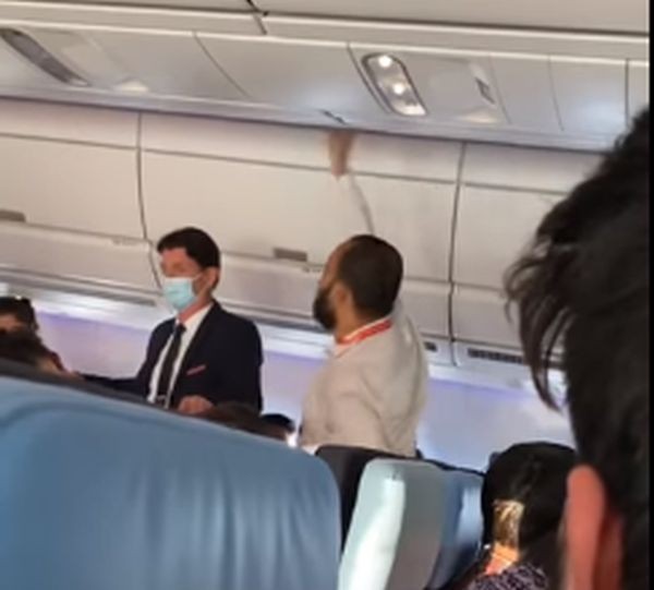 YouTube
Неизлъчвани кадри от борда на самолета на Air France се