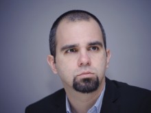 За съжаление гласуваме за личности, без да познаваме партийните им програми