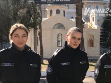 Красиви, амбициозни и успешни: Нежни цветя със силен характер в Морското училище!