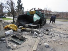 Тежък инцидент с машина за асфалт в Русенско