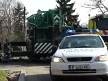Двама души са в болница след нелеп инцидент с асфалтираща машина