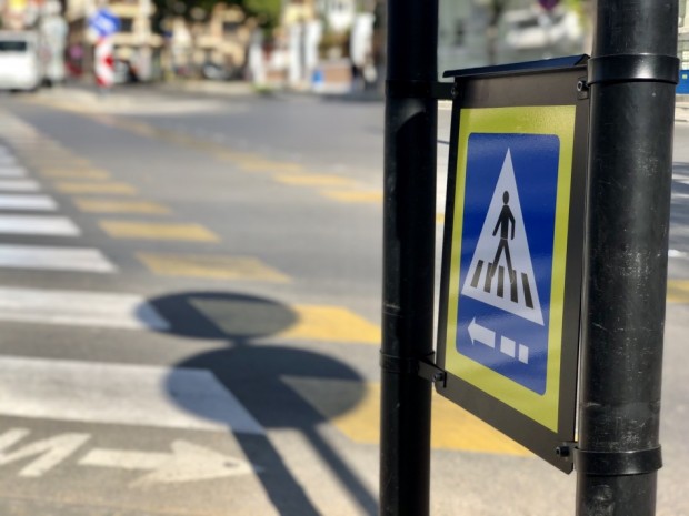 Приключи изграждането на 25 интелигентни пешеходни пътеки във Варна които