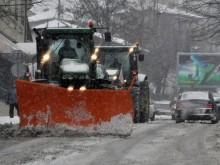 164 машини са обработвали пътищата през нощта
