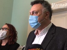 Някой извика "Майка му стара" по време на брифинга на Щаба във Варна!