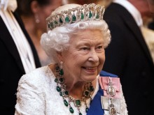 Кралицата с първа поява след интервюто на Хари и Меган