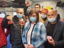 Корнелия Нинова се качи на теснолинейката