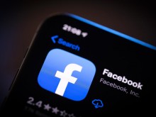 Фейсбук започва да маркира всички постове за ваксините