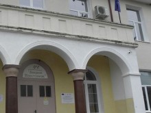 Сестрата на починала учителка: Ваксинира се и след няколко дни си отиде!