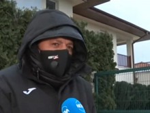 Мъж плаща тока на комшиите си, без да знае
