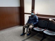 Ето го 16-годишния ром, който рани със сабя мъж