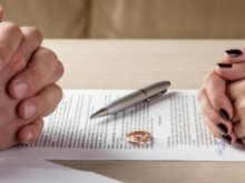 Голям куриоз: Млада българка призова чрез Държавен вестник съпруга си да се разведат