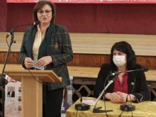 Нинова: Фалшива новина е, че БСП иска отлагане на изборите