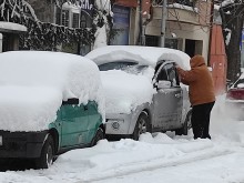 Снегът завладява България