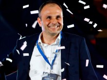 Отлична реакция! Мениджърът на Марица извадил езика на задушаващия се треньор Драган Иванов