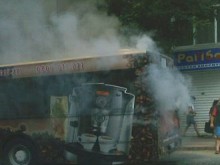 Автобус номер 6 се подпали в движение