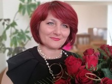 Първо в Plovdiv24.bg: Възстановиха на работа уволнена директорка на училище в Пловдив!