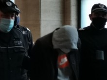 Трима са вече шпионите, за които решиха да останат ареста