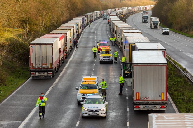 Шофьорите на камиони пристигащи в Англия от райони извън Великобритания