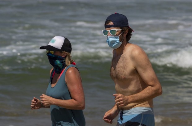 Getty Images
В Испания маските вече са задължителни дори на плажа