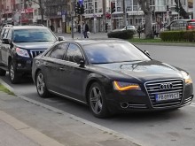 Много нагли и много гладни!