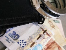 Малки лумпени изтеглиха бързи кредити с чужда лична карта!