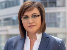 Нинова подкрепи думите на Радев: Моментът е важен и масовото гласуване е ключово за промяната