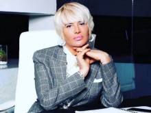 Маринела Арабаджиева е напълно неузнаваема в лице