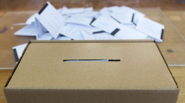 iStock
Централната избирателна комисия съветва гласоподавателите да проверят предварително дали фигурират