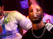 Животът на рапъра DMX остава в опасност
