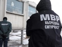 Потвърдиха намалена присъда на митничар