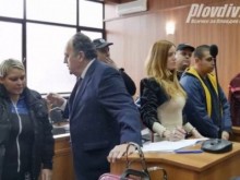Съдът оставя в затвора майка и син за жестоко убийство